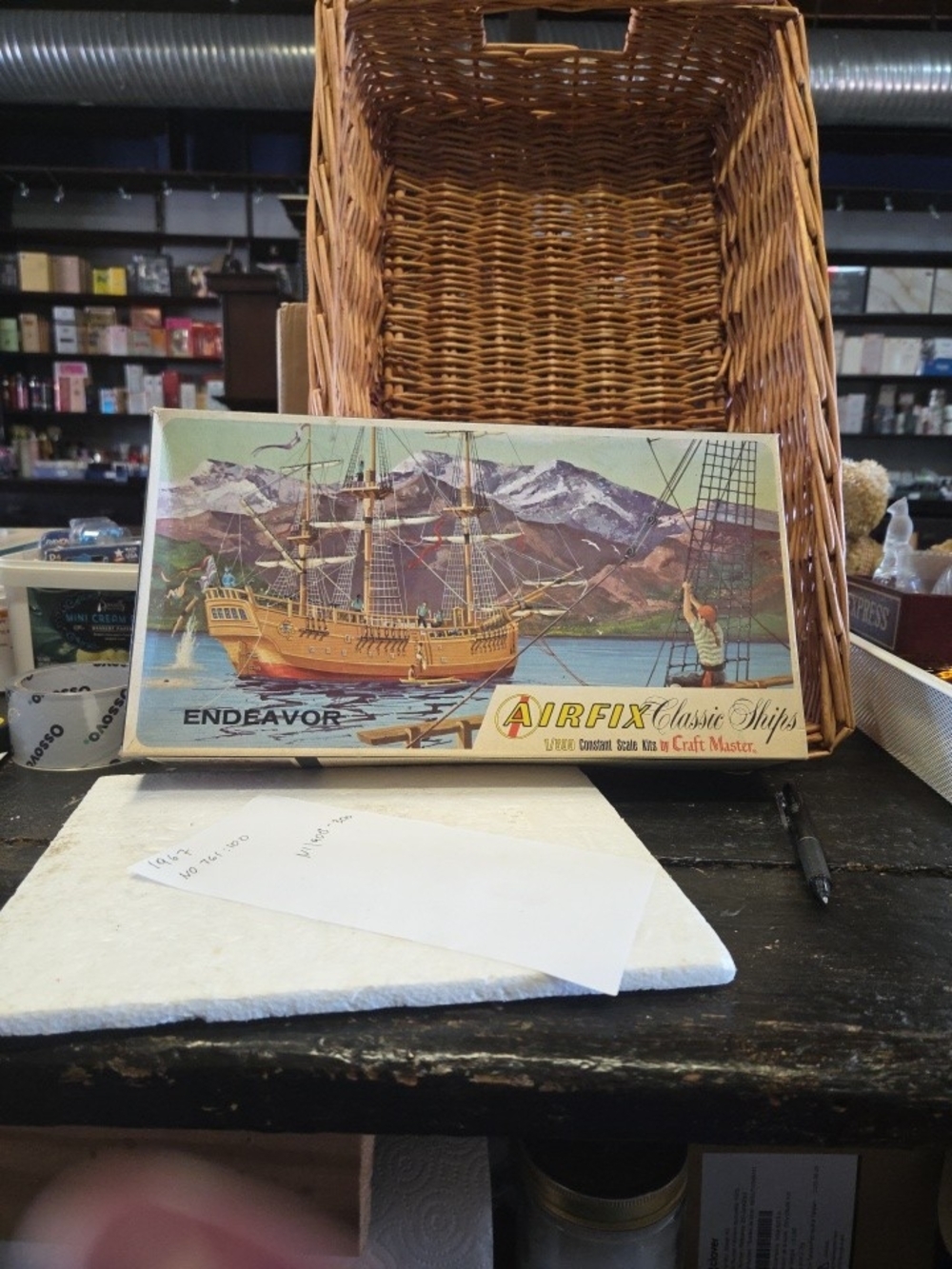 VINTAGE 1963 AIRFIX Endeavour Classic ShipS Model Kit - RARE